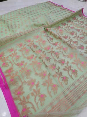 Pista Soft Pure Maslin Dhakai Jamdani Saree