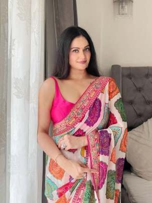 Premium Multicolour Georgette Saree With Pink Blouse