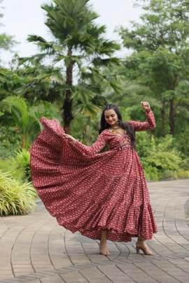 Printed Cotton Maroon Kurti With Kutchi Gamthi Work