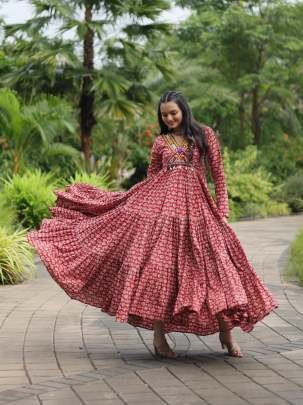 Printed Cotton Maroon Kurti With Kutchi Gamthi Work