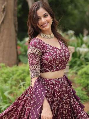 Pure Dyeable Viscose Jacquard Wine Lehenga Choli With Dupatta