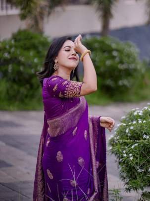 Purple Butta Jacquard Work Lichi Silk Saree