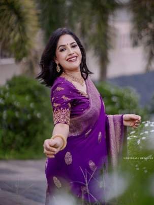 Purple Butta Jacquard Work Lichi Silk Saree