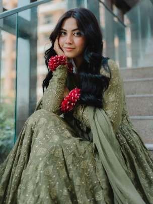 Readymade Party Look Sequince And Embroidery Work Georgette Gown
