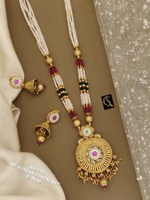 Round AD Kundan White Moti Pendal Set