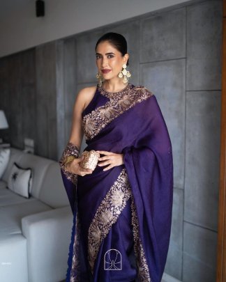 Stunning Georgette Saree Ensemble with Intricate unstitched Blouse