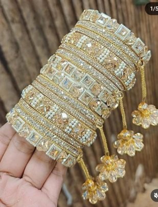 Stylish Golden Bangles With Jhumki