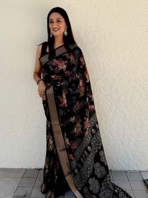 Stylish Ladies Black Beautiful Flower Printed Saree