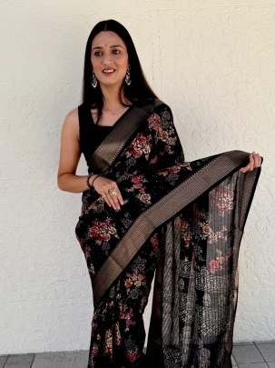 Stylish Ladies Black Beautiful Flower Printed Saree