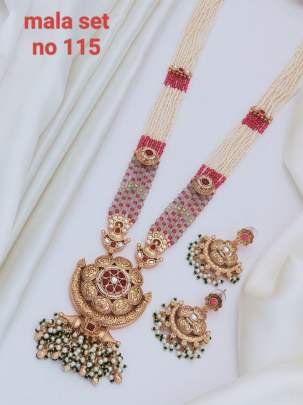 White And Pink Kundan Style Necklace And Earrings