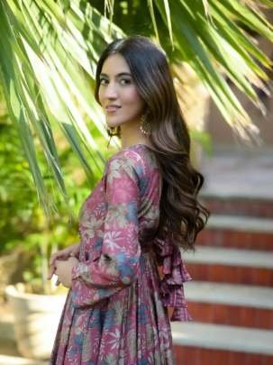 Uniqe Neck With Floral Printed Pure Muslin Kurti Dupatta Set