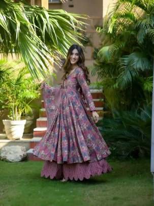 Uniqe Neck With Floral Printed Pure Muslin Kurti Dupatta Set