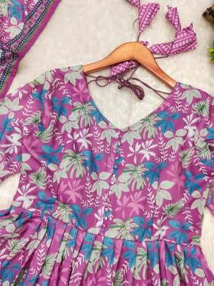 Uniqe Neck With Floral Printed Pure Muslin Kurti Dupatta Set
