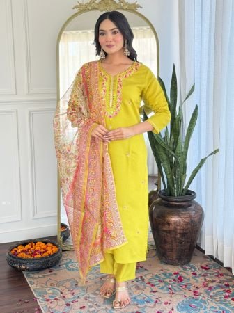 Unique Liril Rayon Kurti With Pant and Dupatta Set