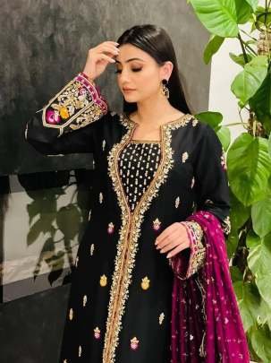 Velvet  Kurti Pant Set with Sequence Embroidery Work