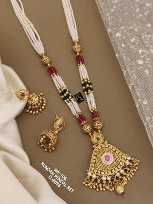 White And Maroon Moti Pendant Mala Set