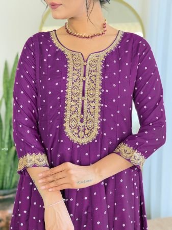 Women Rayon Printed Flared Purple Kurti Set