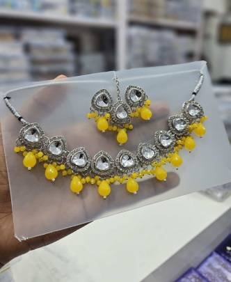Yellow Color Diamond Necklace set with Mang Tikka 